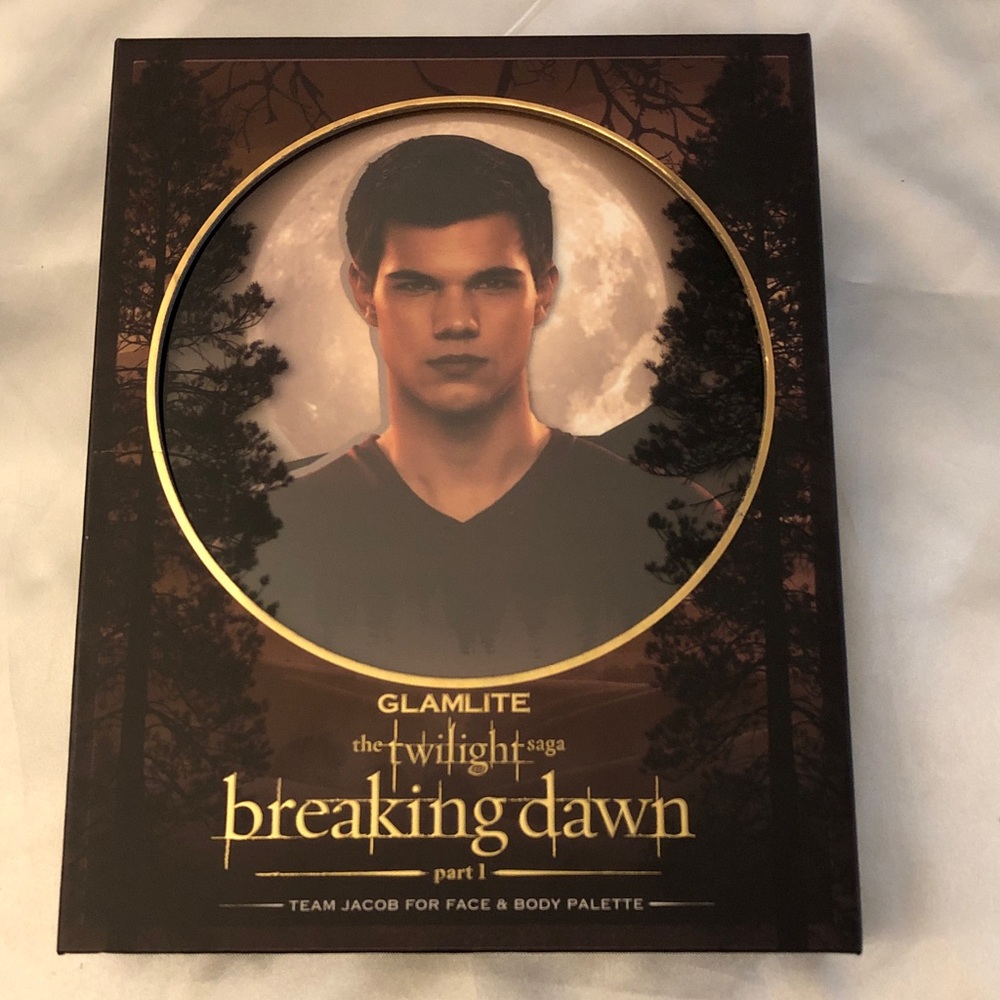 Glamlite x Twilight Breaking Dawn Part 1 Team Jacob Eyeshadow Palette 16g NIB
